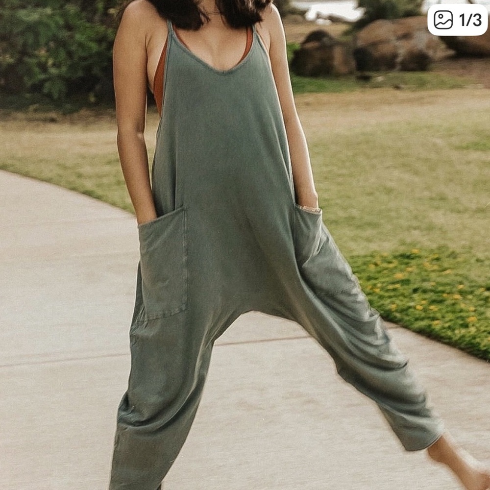 Final price !! ✨NWOT fp movement hot shot onesie